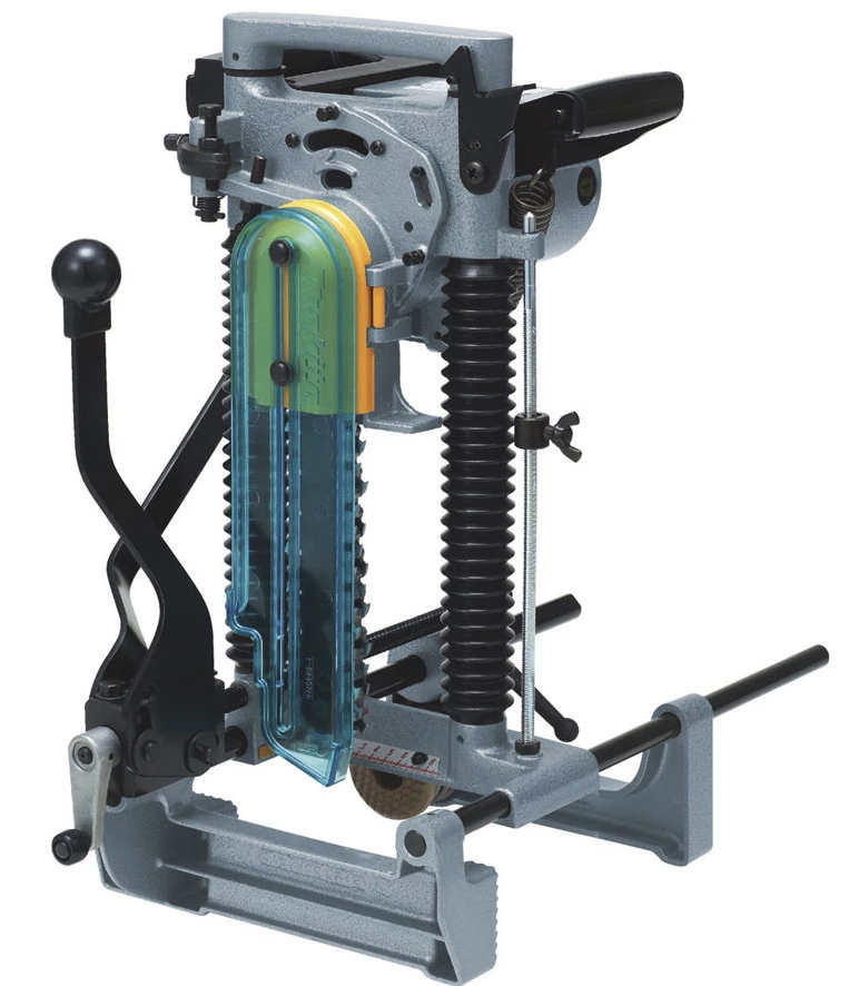 Makita 7104L Mortaiseuse à Chaîne 1140W 3 Makita 7104L Mortaiseuse à Chaîne 1140W